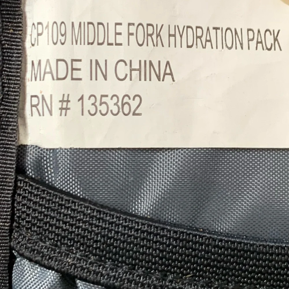 SWISSGEAR‎ Brown & Beige CP109 Middle Fork Hydration Hiking Back Pack